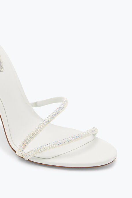 Sandalia Margot blanca con mariposas 105 Sandalia Margot blanca con mariposas 105