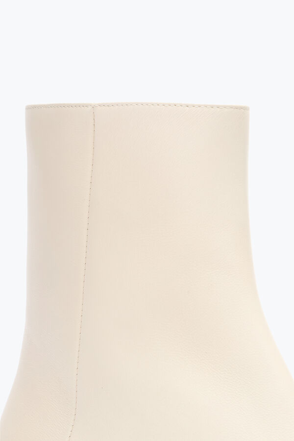 Bonnie Ankle Boot In Ivory Leather With Gold Crystals 40