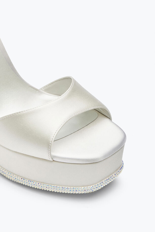 Anastasia Ivory Sandal 130