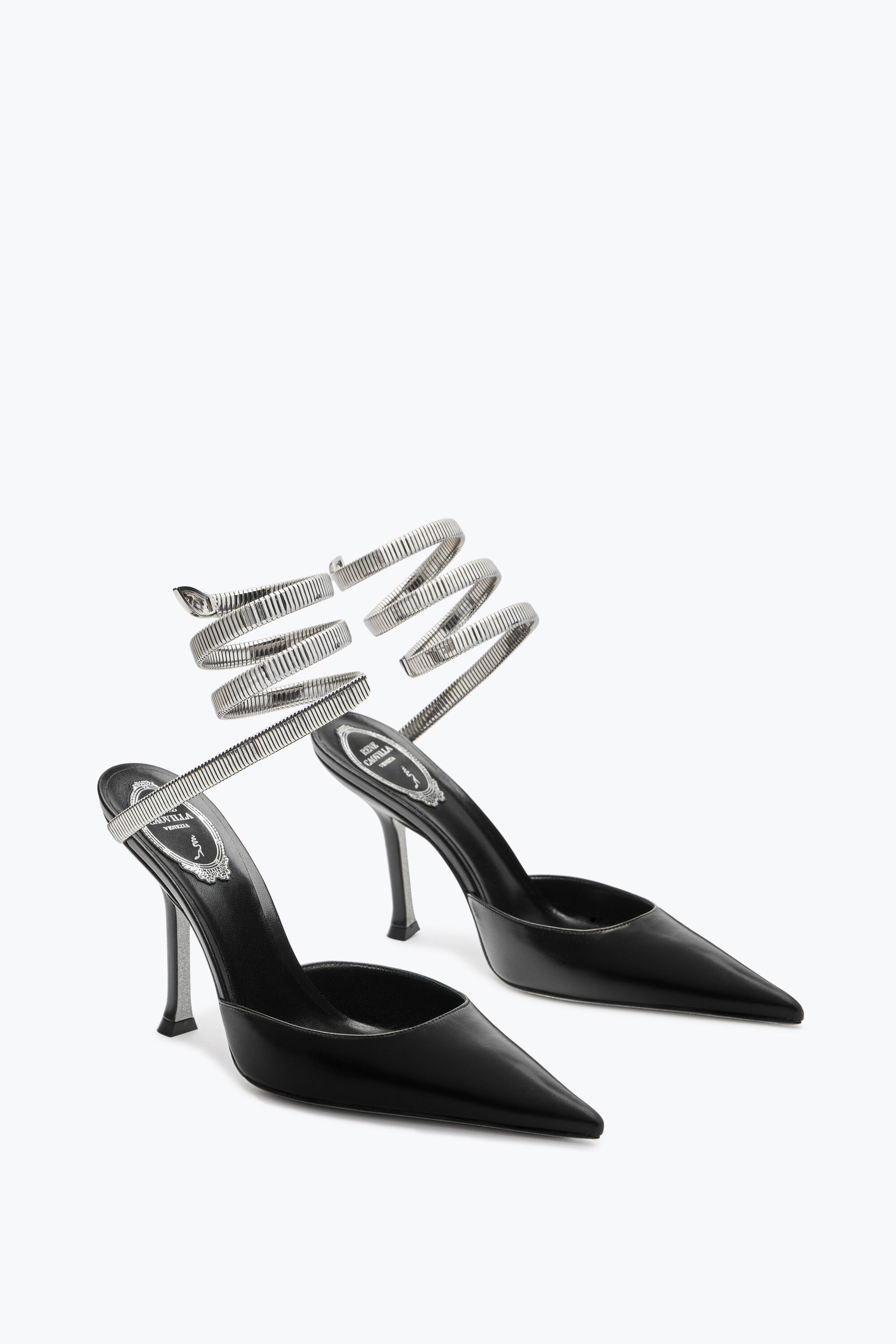 Black silver pumps 2025