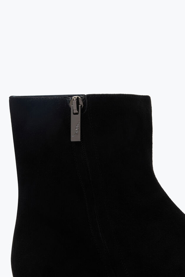 Bonnie Black Suede Bootie 40