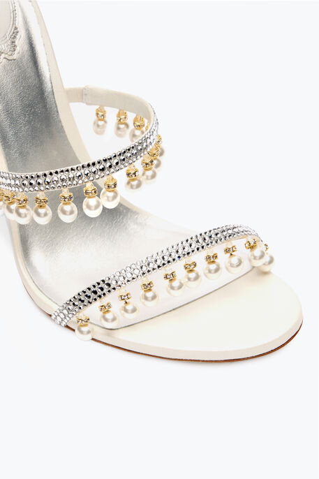 CHANDELIER IVORY SANDAL WITH PEARLS 105
