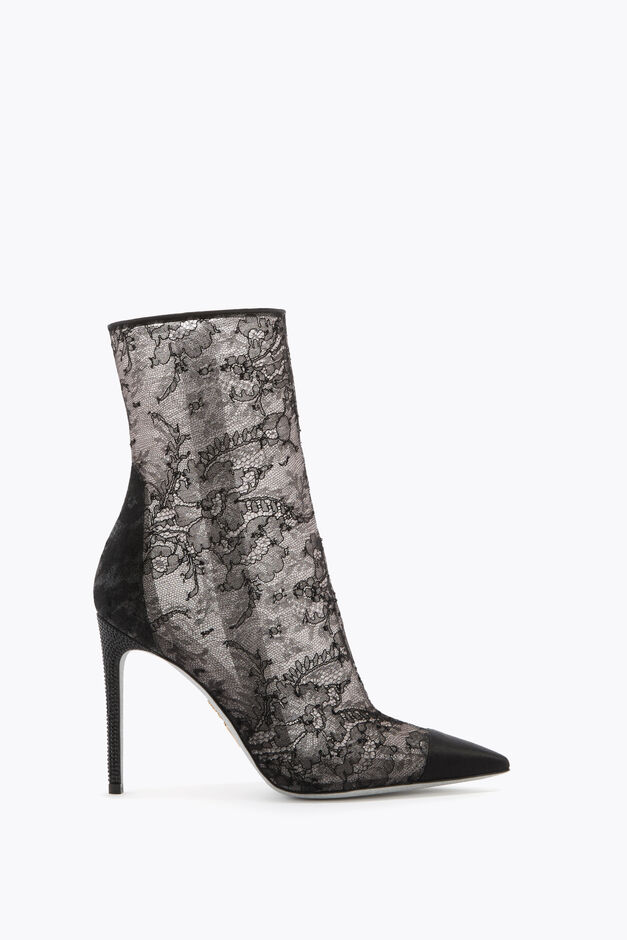 LARA BLACK ANKLE BOOT 105
