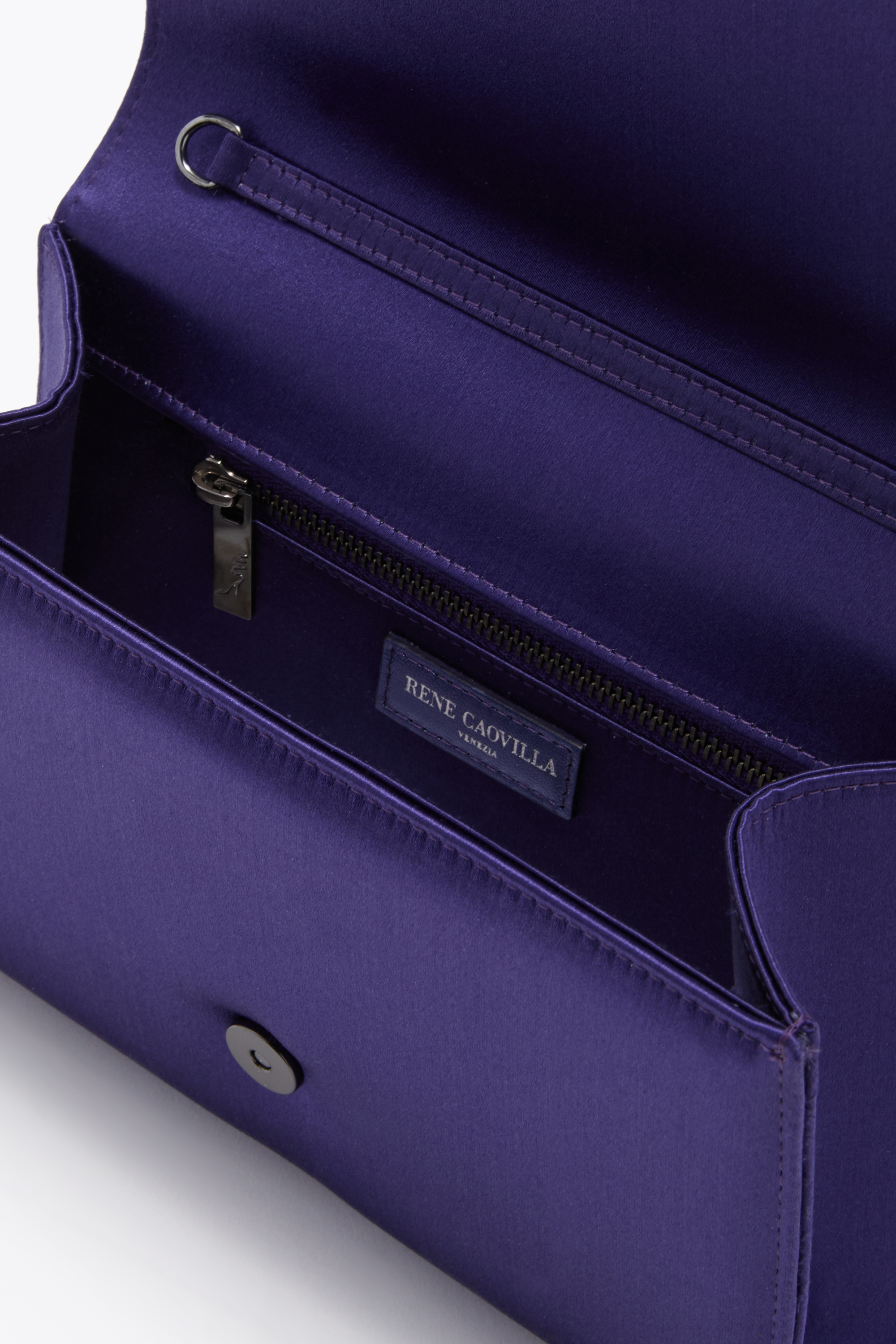 René Caovilla Baby Purple Clutch In Purple